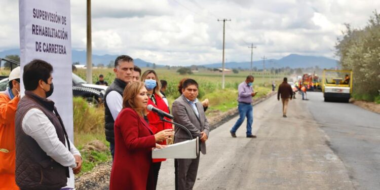 Supervisó gobernadora Lorena Cuéllar rehabilitación de carretera Xaltocan-Muñoz