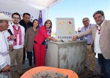 Colocó gobernadora Lorena Cuéllar primera piedra de la UIT en Ixtenco