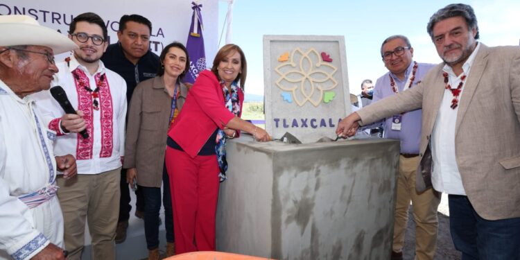 Colocó gobernadora Lorena Cuéllar primera piedra de la UIT en Ixtenco