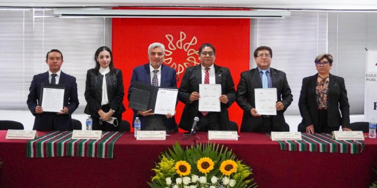 Firman convenio fiscalía anticorrupción, colegio de contadores públicos de Tlaxcala y barra de abogados