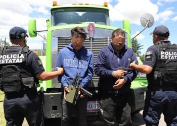 SSC frustra robo a tractocamión y detienen a dos masculinos