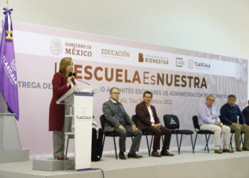 Entregó gobernadora Lorena Cuéllar apoyos económicos por 75 mdp del programa “la escuela es nuestra”
