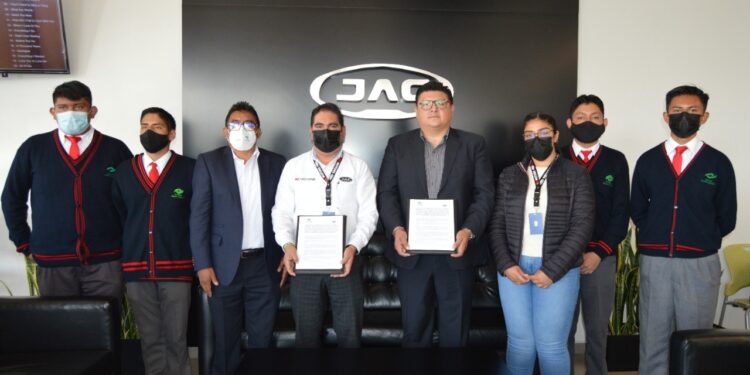 Alumnos del CONALEP serán vinculados con agencia automotriz