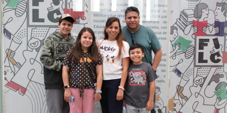 Concluyó la 24ª. Feria Internacional del Libro de Coahuila con más de 60 mil libros que circularon en ella y una derrama económica de aproximadamente 20 millones de pesos