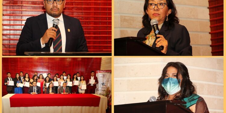 Egresan nuevos administradores del campus San Pablo del Monte de la UATx