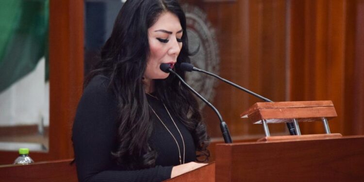 Presenta Alejandra Ramírez iniciativa para garantizar derecho a la libertad de expresión en Tlaxcala