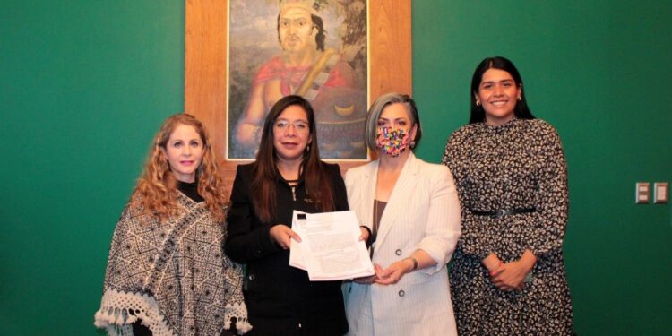 Recibe Congreso iniciativa de CEDH, va por reforma integral en materia de violencia vicaria