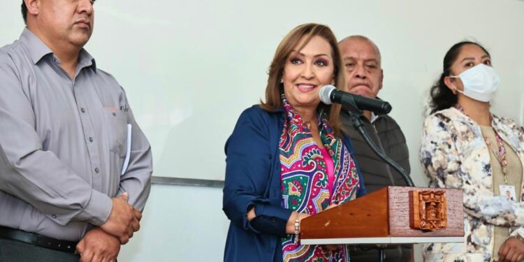 Entregó gobernadora equipamiento y máquinas de coser en la escuela “Valentín Gómez Farías”