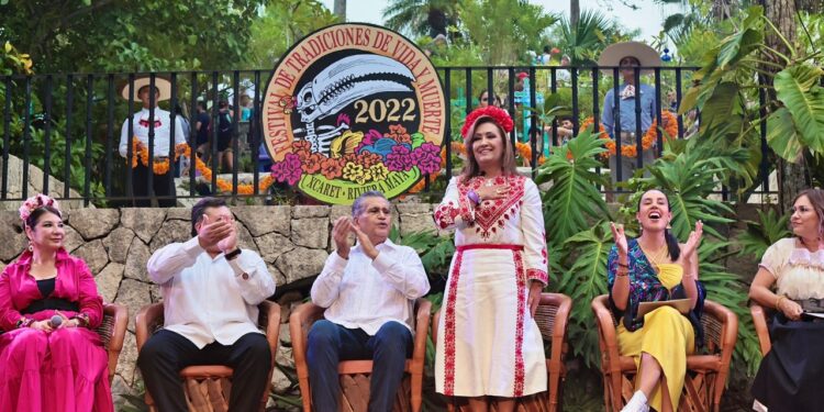 Asistió gobernadora a la inauguración del festival de tradiciones de vida y muerte en Xcaret