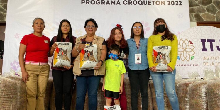 Entrega ITJ más de tres toneladas de croquetas a la coordinación de bienestar animal