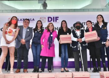 Entregan gobernadora y SEDIF despensas para fortalecer la alimentación de grupos prioritarios