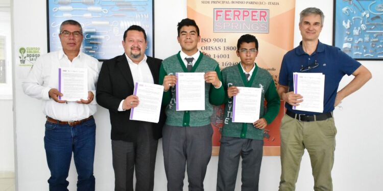 Firman CECYTE y empresa italiana convenio en beneficio de comunidad estudiantil