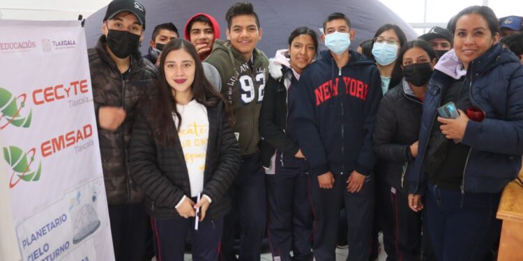 Acerca el CECYTE-EMSAD divulgación científica a comunidades mediante UNIVERSUM UNAM