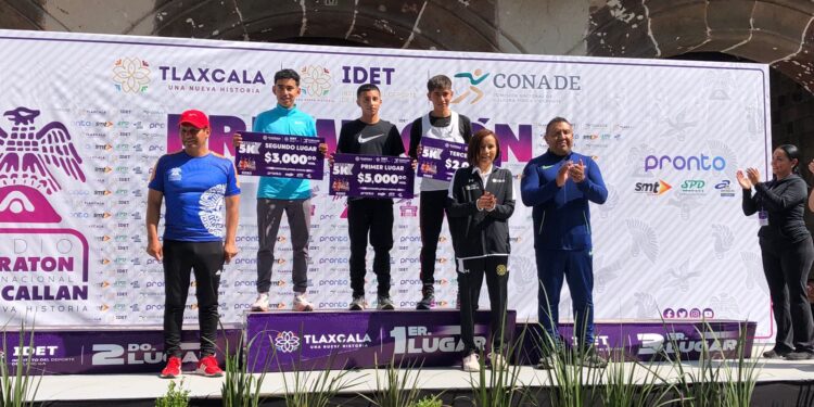 Participaron más de 2 mil corredores en medio maratón tlaxcallan 2022