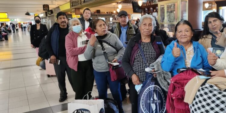 Otorga gobierno del estado 6 mil servicios a migrantes tlaxcaltecas y sus familias