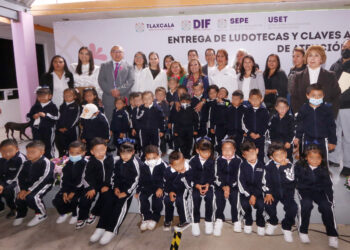 Entrega gobernadora claves y ludotecas a centros de atención infantil