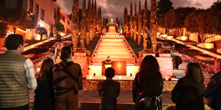 Encabezó gobernadora Lorena Cuéllar Cisneros encendido de iluminación decorativa por día de muertos