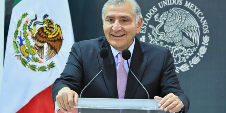 Reconoce secretario Adán Augusto López trabajo coordinado para disminuir incidencia delictiva en Tlaxcala