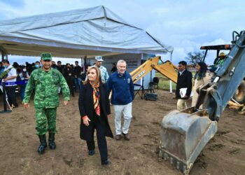 Gobernadora Lorena Cuéllar da banderazo de inicio a la construcción de cuartel de GN