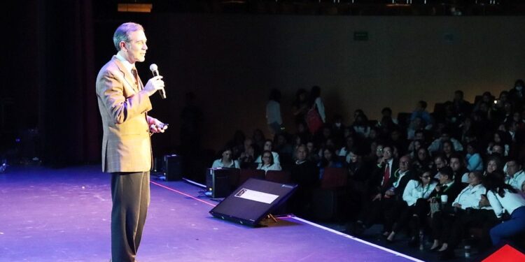 Una reforma electoral debe darse por consenso: Lorenzo Córdova