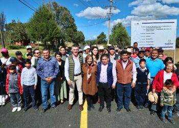 Entregó gobernadora Lorena Cuéllar obras de rehabilitación carretera en Huamantla y Xaltocan