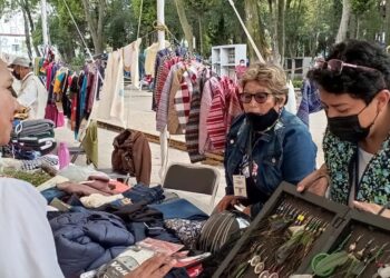 Inaugura IEM expo venta “juntas escribiendo una nueva historia”