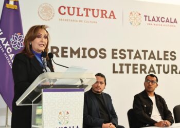 Entregó gobernadora estímulos a ganadores de pacmyc, pecda y premios estatales de artes visuales y literatura