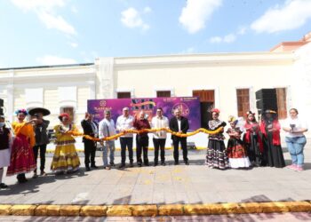 Inauguran concurso estatal de ofrendas “Mtro. Desiderio Hernández Xochitiotzin”