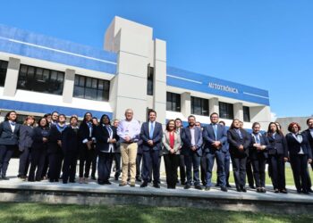 Inauguró gobernadora Lorena Cuéllar laboratorio de autotrónica en el ITA