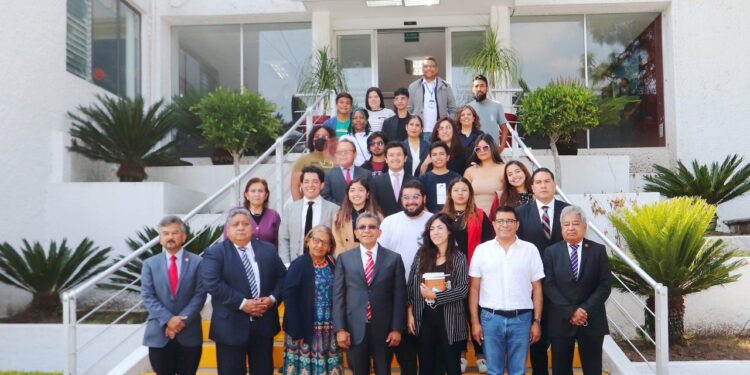 Recibe UATx a estudiantes y docentes de Colombia y Argentina