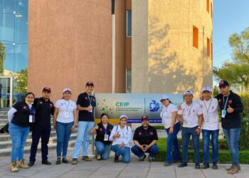 Destacan estudiantes de la UATx en expo nacional emprendedora