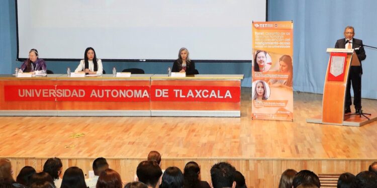 Continúa en UATx trabajo contra la violencia de género