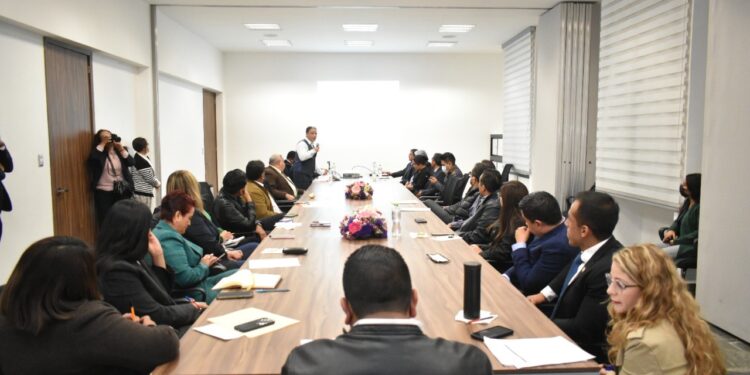 Expone Secretario de Finanzas a las y los congresistas, alcances del Paquete Económico 2023