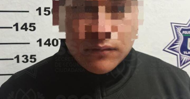 Asegura ssc a dos personas y sus unidades por aditamentos de uso policial 