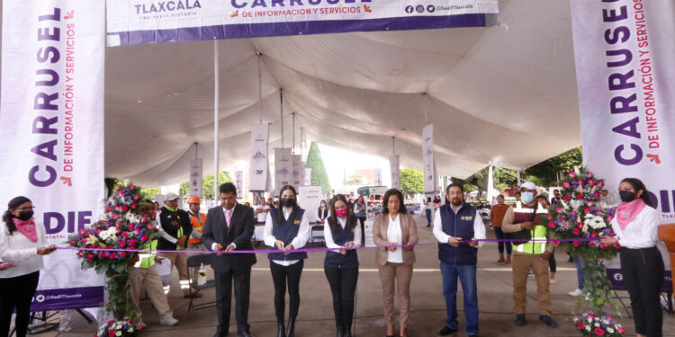 Acercó carrusel de información del sedif servicios a más de 8 mil 851 personas