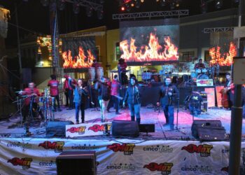Miles de tlaxcaltecas disfrutaron la maxiposada en el zócalo de Tlaxcala