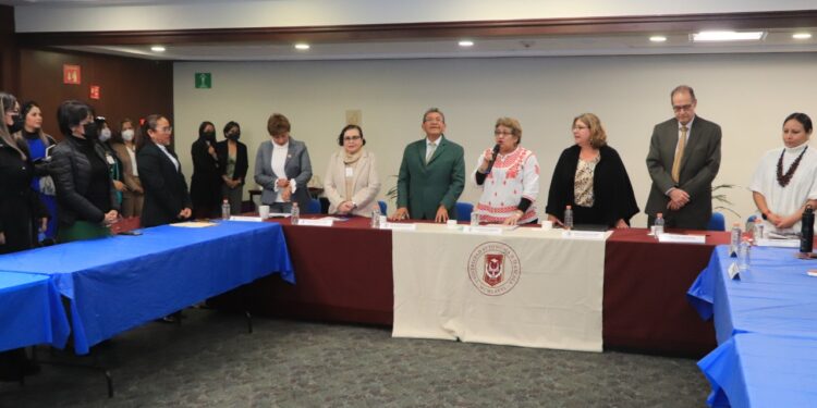 Contribuye UATx a la formación de profesionales en educación inicial