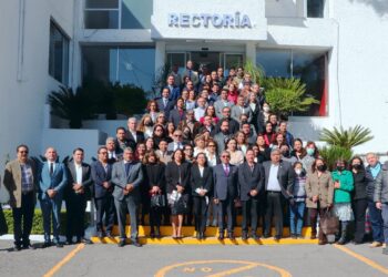 Fortalece UATx su planta docente