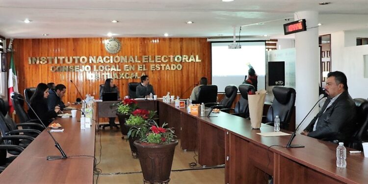 Al cierre de año, INE Tlaxcala molió más de 11 mil formatos de credencial y CPV