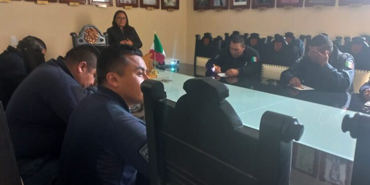 Policías municipales y servidores públicos reciben capacitación en temas de combate anticorrupción: PGJE