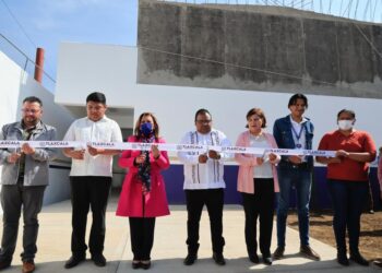 Entrega Lorena Cuéllar infraestructura educativa en Tetlatlahuca