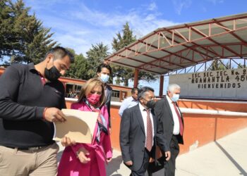 Entrega gobernadora edificio y equipamiento en la secundaria técnica 26 de Huamantla