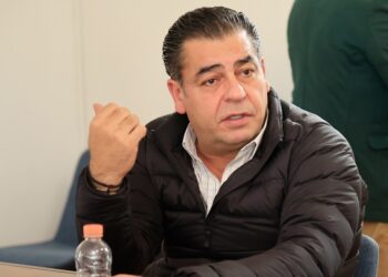 Trabajadores hacen uso de tarjetas de despensa