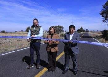 Inauguró gobernadora rehabilitación de obras carreteras en Apizaco, Muñoz de Domingo Arenas y Xaltocan