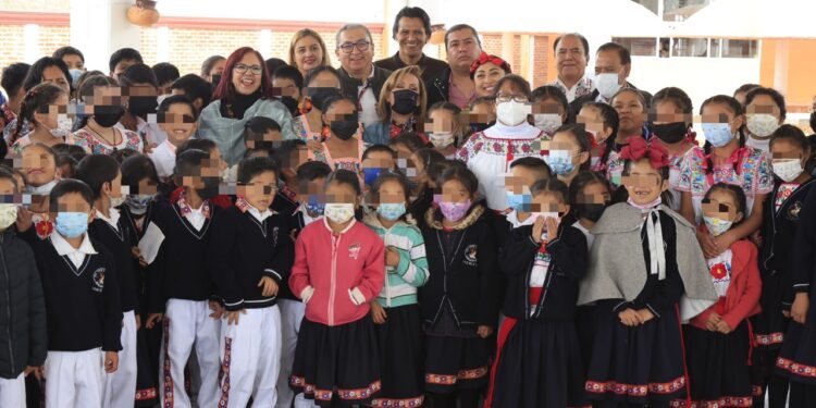Recorrieron autoridades federales y estatales escuelas de nivel básico en Tlaxcala