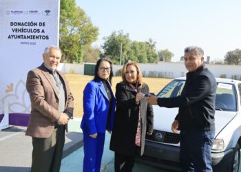 Gobierno del estado y OFS entregan 12 vehículos a municipios para contribuir con tareas de seguridad