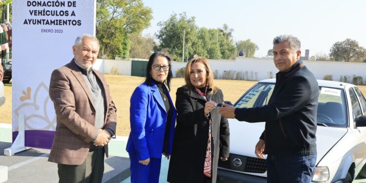 Gobierno del estado y OFS entregan 12 vehículos a municipios para contribuir con tareas de seguridad