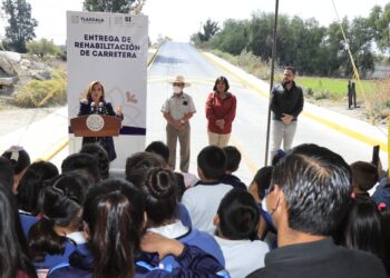 Inaugura Lorena Cuéllar acceso a Santa Cruz Techachalco, en Panotla