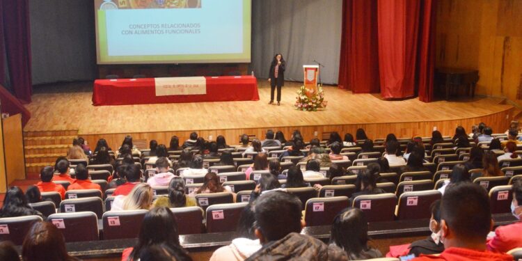 Efectuó UATx jornada académica en nutrición