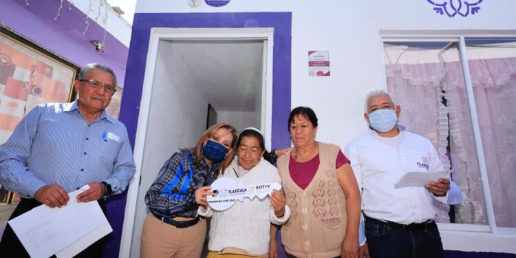 Benefició gobernadora Lorena Cuéllar con acciones de vivienda a 52 familias de Natívitas